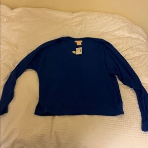 Sweet Romeo Blue Crop Top. Perfect with a camisole and leggings. More like M